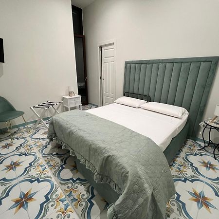 Dei Gerolomini Hotell Neapel Exteriör bild