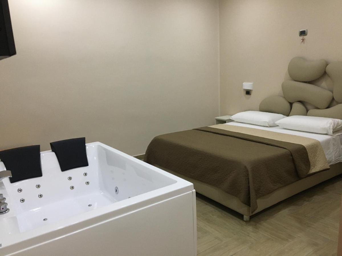 Dei Gerolomini Hotell Neapel Exteriör bild