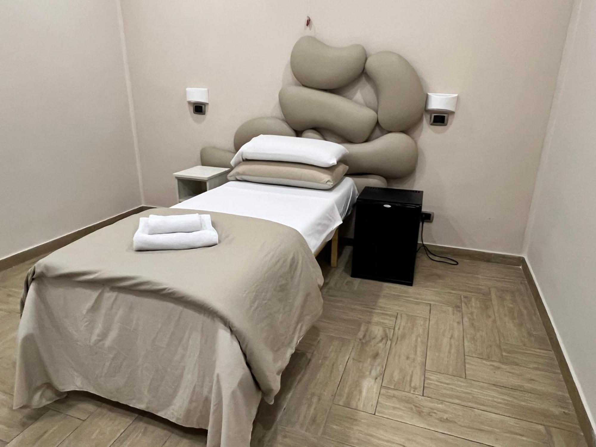 Dei Gerolomini Hotell Neapel Exteriör bild