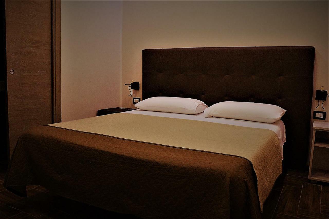 Dei Gerolomini Hotell Neapel Exteriör bild
